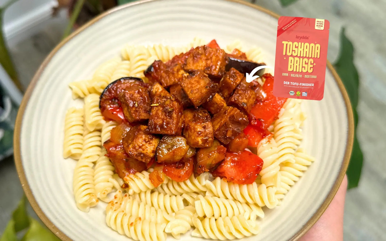 MEDITERRANE PASTAPFANNE UND TOFU MIT KRYDDA TOSKANA BRISE